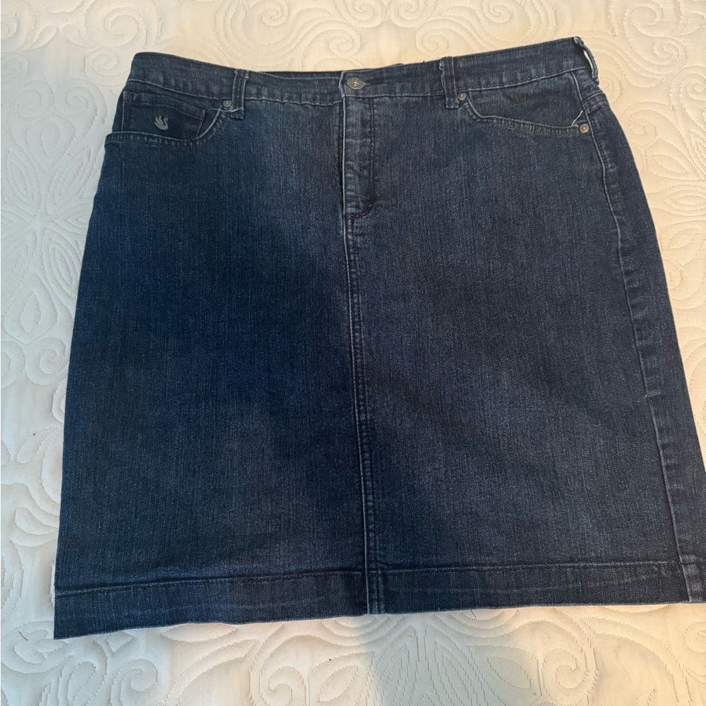 Navy plus size denim Gloria Vanderbilt skirt